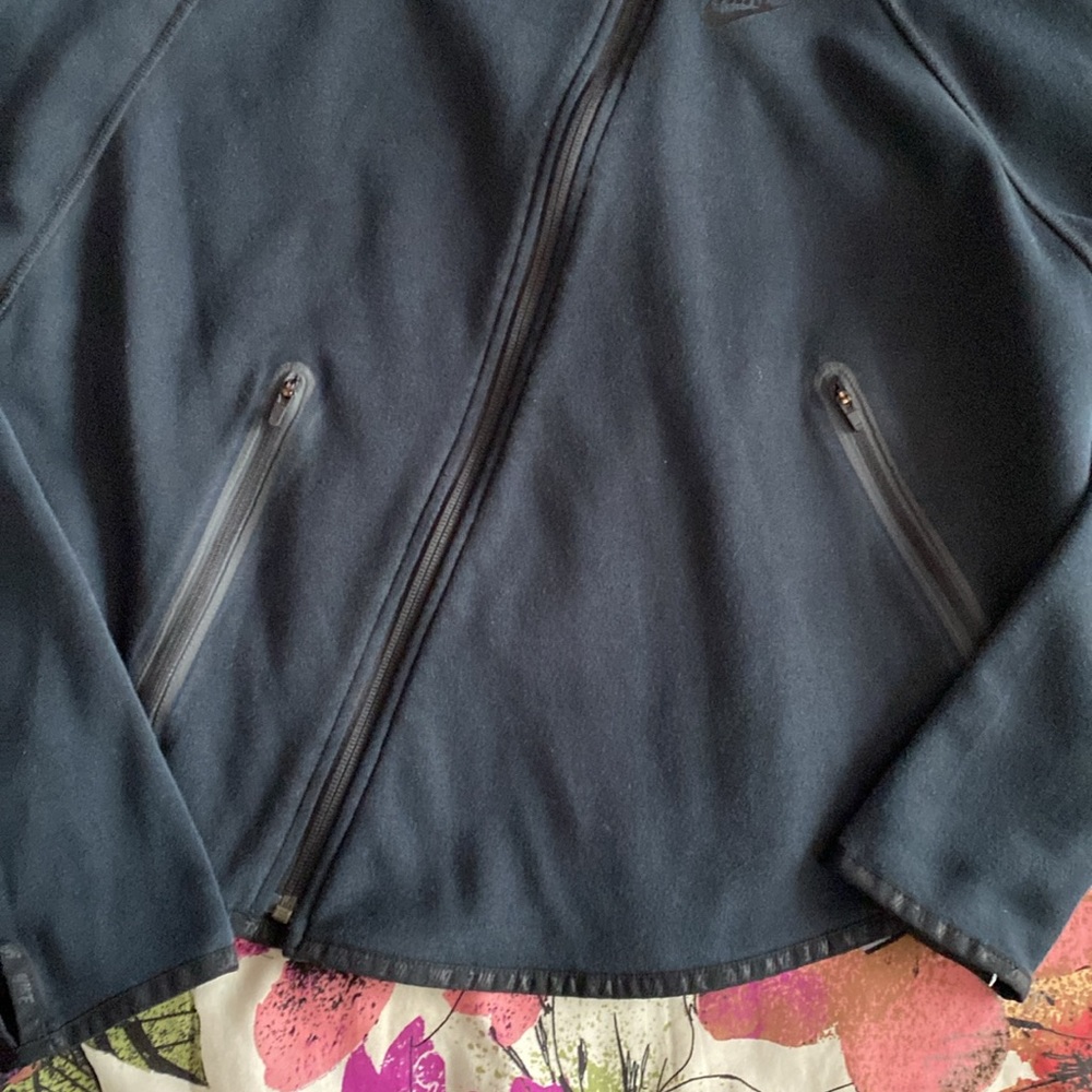Nike Women's Tech fleece Butterfly hoodie - Picture 5 of 8